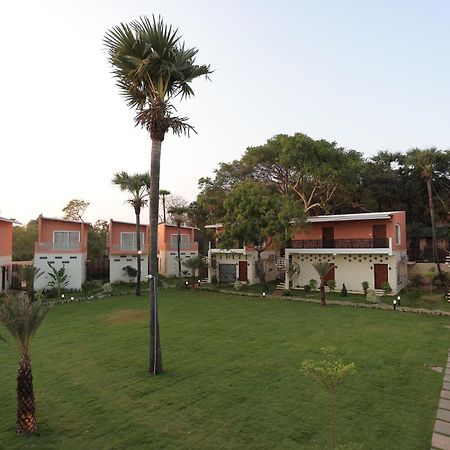 Palm Paradise Beach Resort Pondicherry Exteriör bild